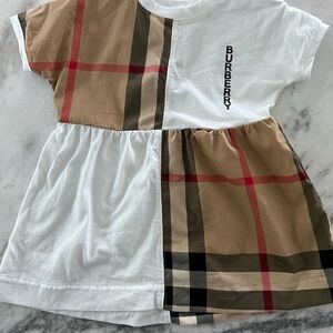 Burberry Baby Dress with matching bloomers. 12 mo/80cm